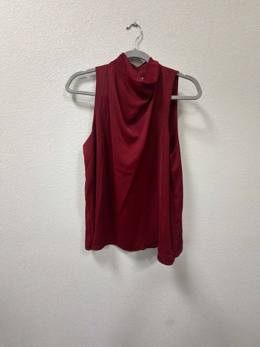 Entro Blouse Size M Burgundy Sleeveless Cowl Neck T18006